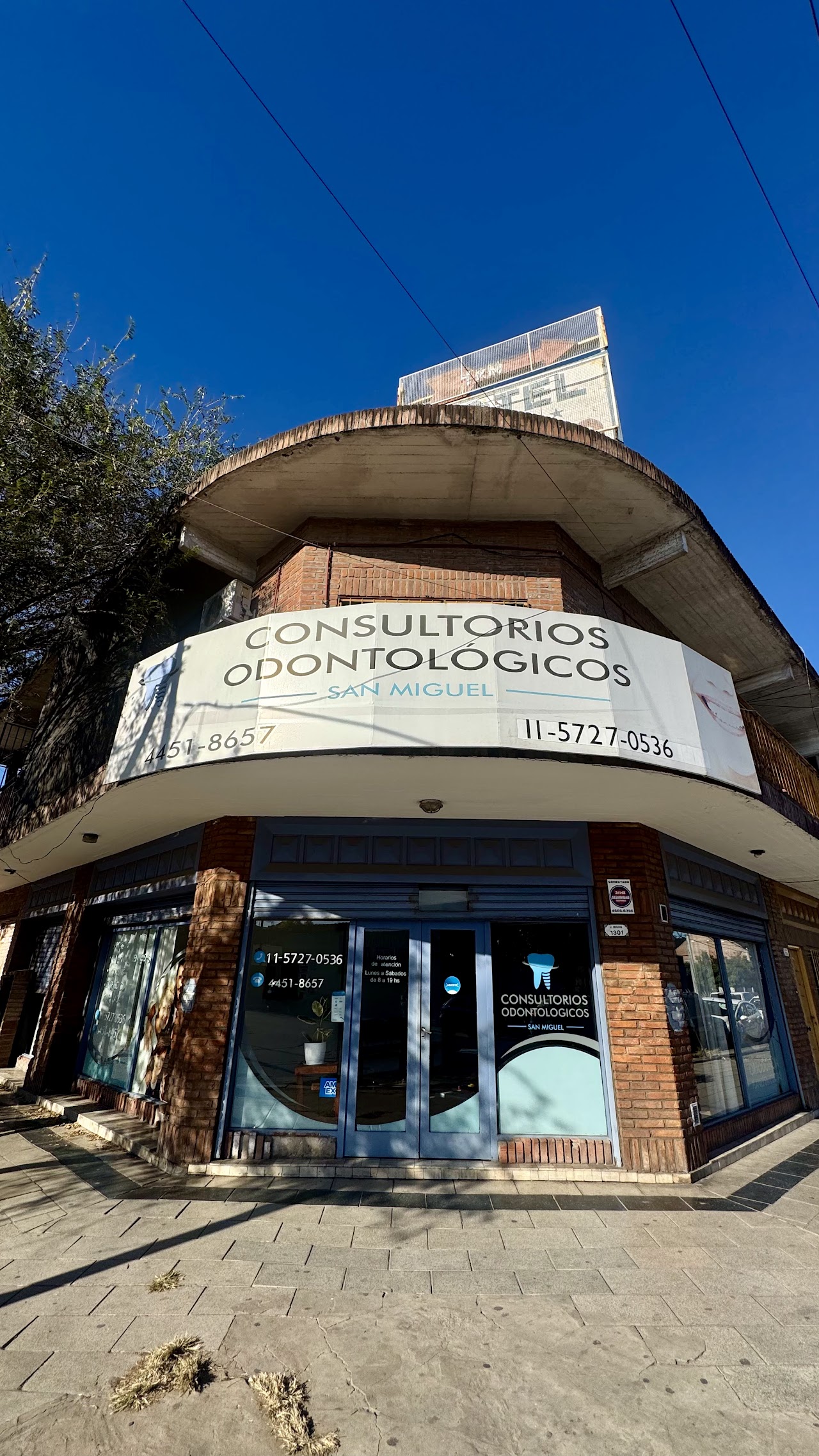 Fachada de Consultorios Odontologicos San Miguel